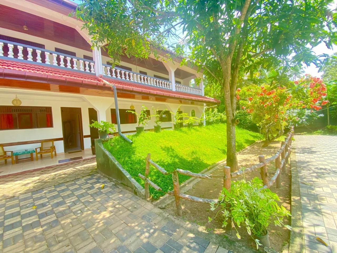 Hotel Tk Green Garden マータラ エクステリア 写真