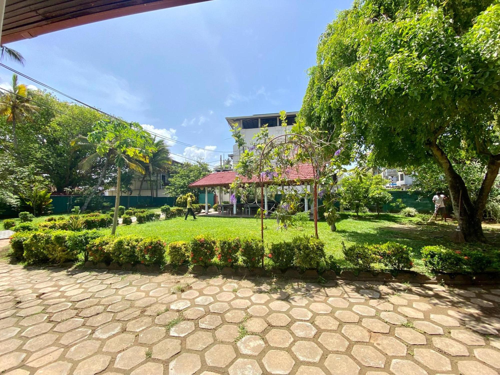 Hotel Tk Green Garden マータラ エクステリア 写真